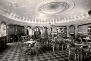 store-inside3